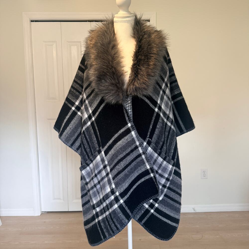Accessory Faux Fur Plaid Cape Scarf